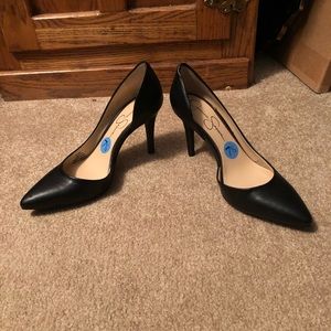 Jessica Simpson pointed black heels